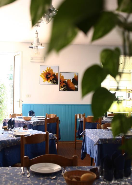 Hotel Ornella Лидо Ди Камайоре Екстериор снимка